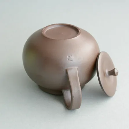 Taisen Shidei Ushirode Marugata Kyusu