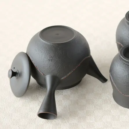 Kuro Yōhen Nami Shumon Tea Set