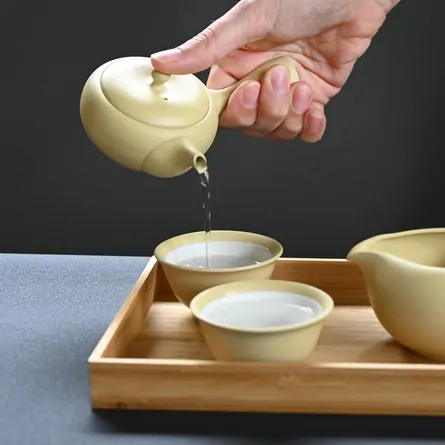 Takasuke Ivory Tea Set