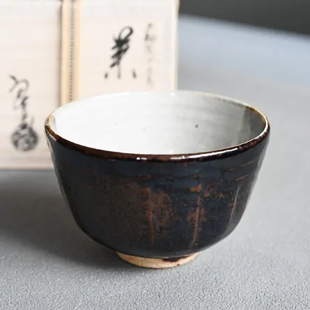 Chawan Haiyū Kakewake Hakuba ni Fujisane