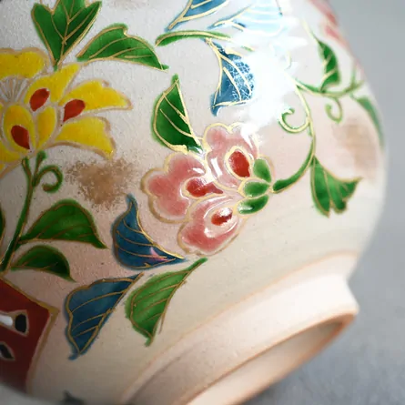 Chawan Kenzan Uchiguro Karahana ni Hakuba