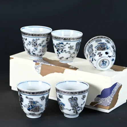Kutani Sometsuke Ginsai Takarazukushi Senchawan