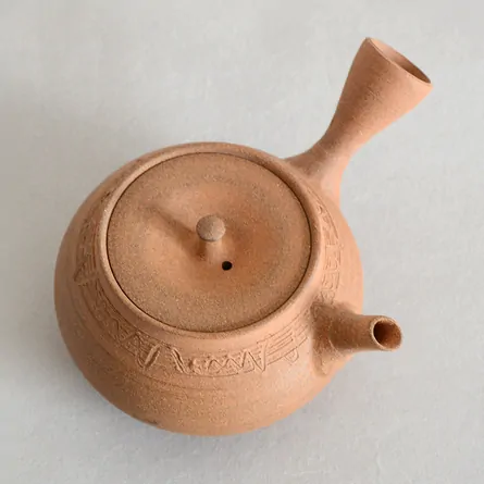 Taisen Nanban Daruma Kugibori Kyusu