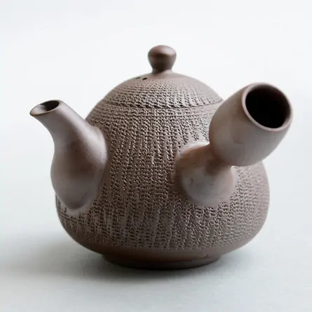 Nasugata Yokode Biri Kyusu