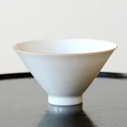 Hakuji Sorigata Yunomi